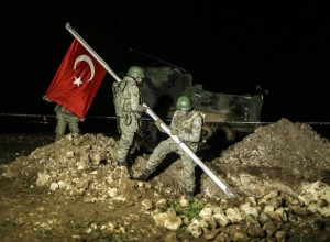 رفع العلم التركي داخل الأراضي السورية