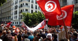 “القادة الشبان المبادرون” ينظمون تظاهرة لحماية المرأة من العنف والتمييز