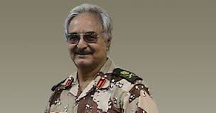 ليبيا: قائد عسكري سابق يعلن تجميد عمل السلطات..