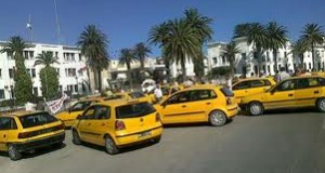 أمام وزارة النقل: سائقو التاكسي يحتجّون على قرار تجميد إسناد الرخص