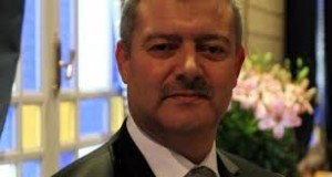 وزير الشؤون الدينية يضبط توقيت فتح وغلق المساجد