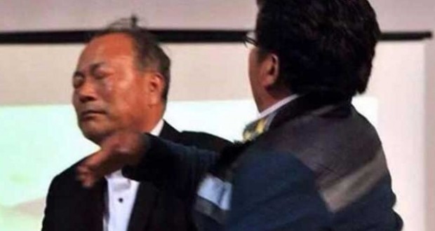 بعد غرق العبّارة الكورية: مواطن يصفع رئيس الوزراء ويدفعه إلى الاستقالة