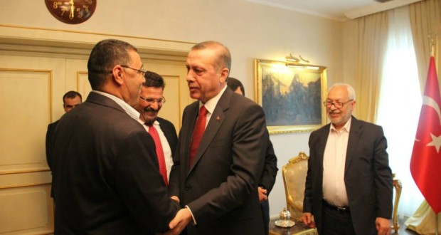 الغنوشي في تركيا: زيارة دبلوماسيّة أم مساعي لإنقاذ “التنظيم”؟