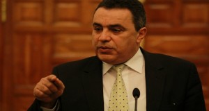 قصر المؤتمرات: الفلّاحون والصيّادون يحتجّون أثناء إلقاء مهدي جمعة كلمته