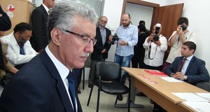 هيئة الانتخابات تتسلم ملف مرشّح الجبهة الشعبية للرئاسة حمّة الهمّامي المتعلّق بالتزكيات الشعبية