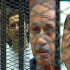 مصر: الحكم ببراءة مبارك ونجليه ووزير داخليته من اتهامات القتل والفساد