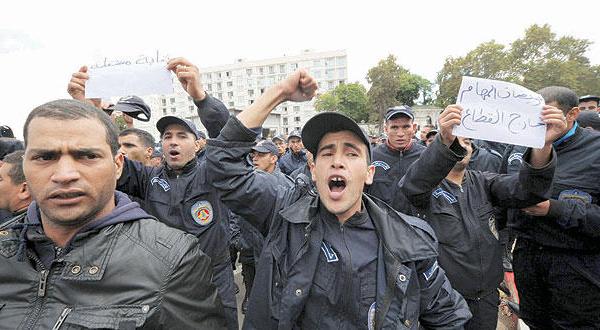 الجزائر: جهاز الشرطة في انتفاضة غير مسبوقة