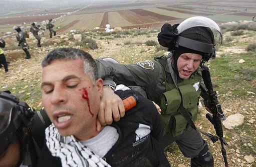 فلسطين: قوّات الاحتلال تعتدي على مشاركين لإقامة نصب تذكاري للشهيد أبوعين