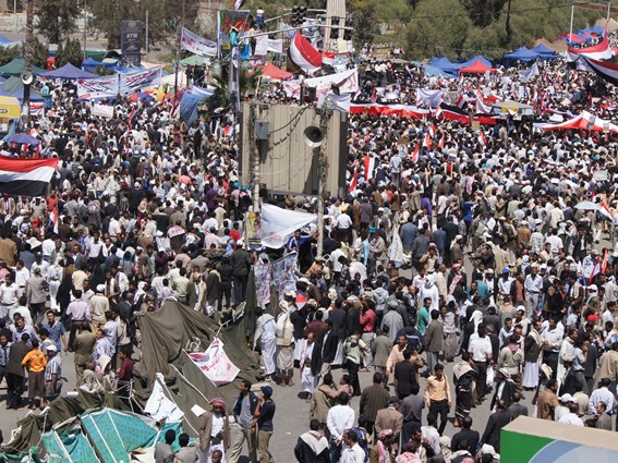 آلاف المتظاهرين يحتجون في صنعاء ضد الحوثيين